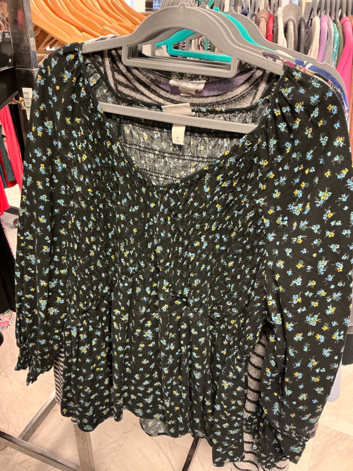 Ava & Viv Blouse 4X Black with floral print