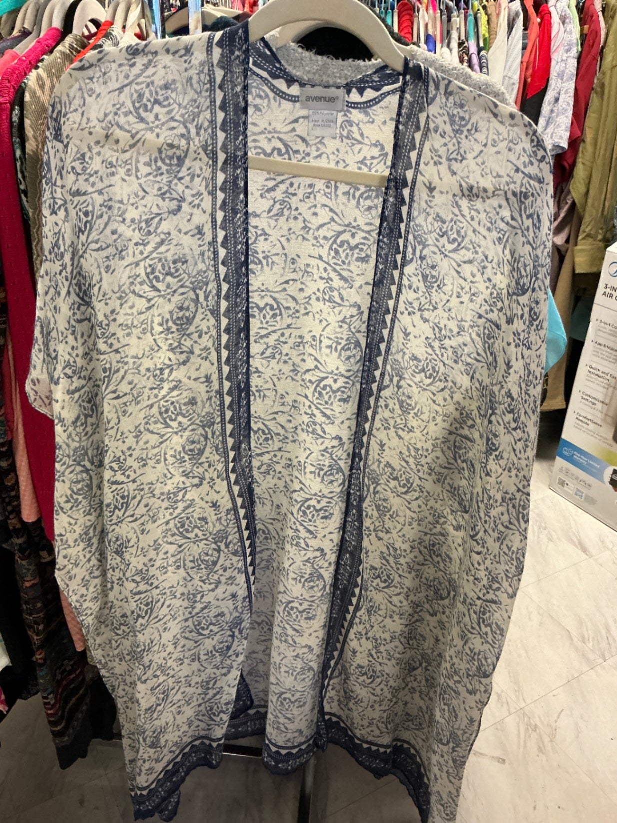 Avenue Kimono O/S White and Blue