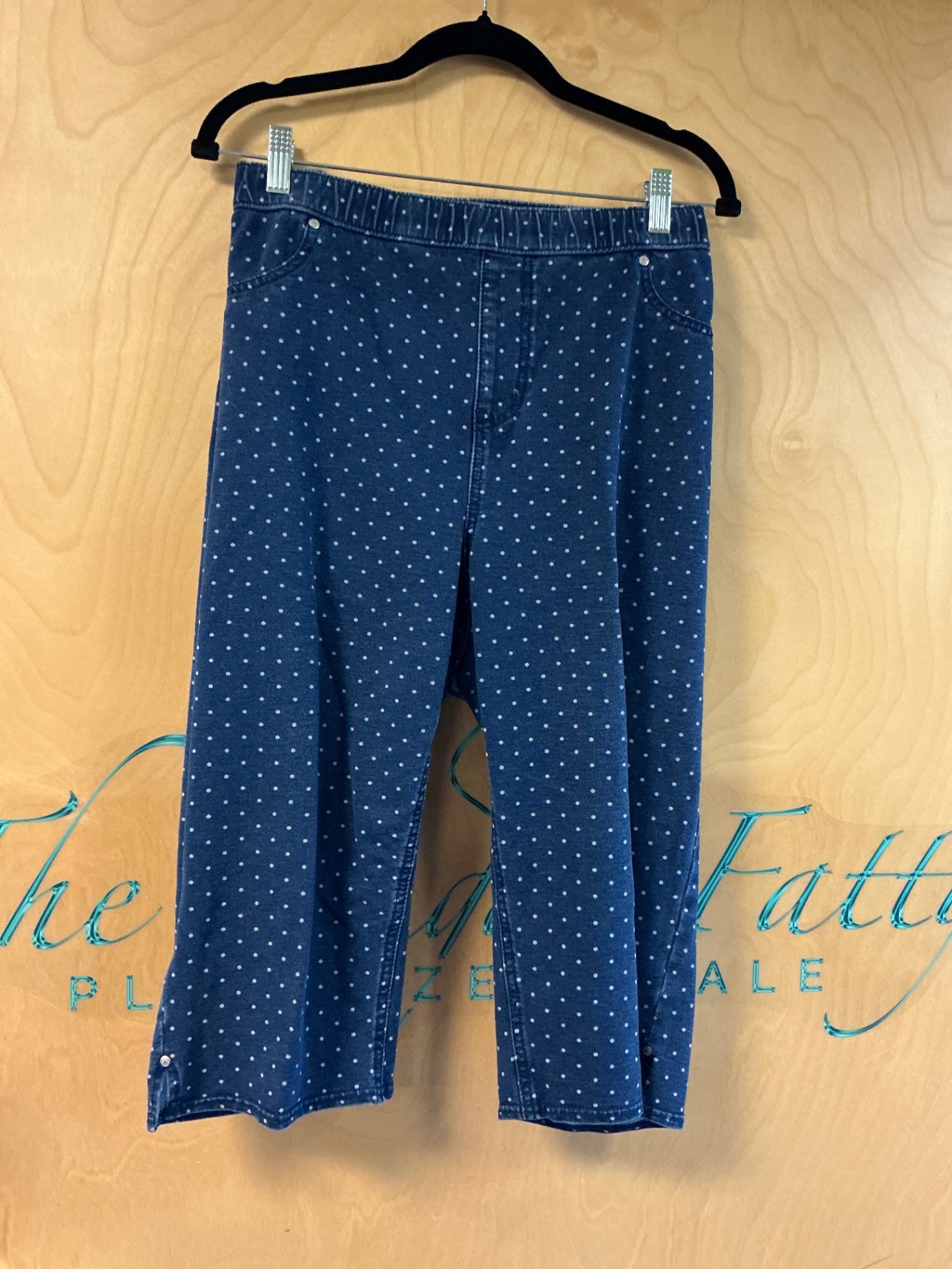 Catherine’s Stretch Capri - Navy blue with white polka dots - 18/20