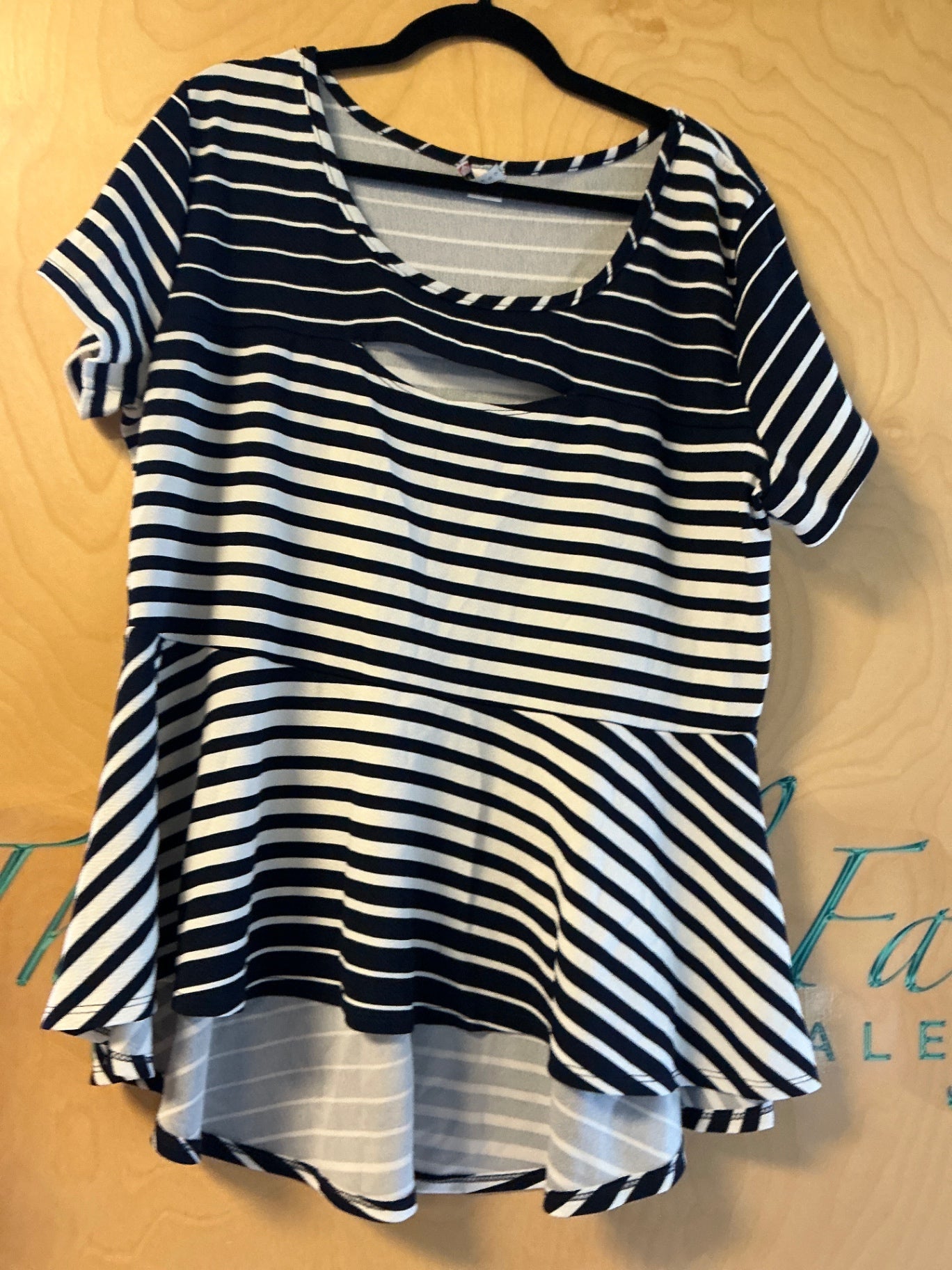 Discreet Tunic - Black and white - 3X