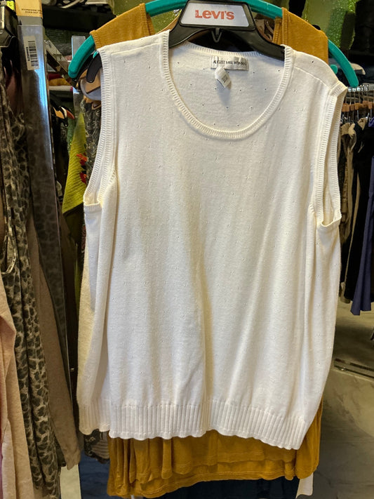 August Max Woman Sleeveless Sweater 1X Bone