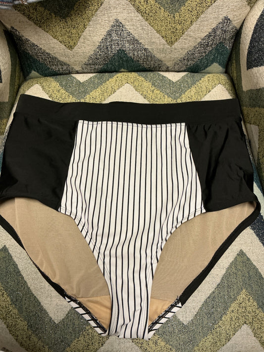 Cacique High-Waisted Bikini Bottom 14 Black and White
