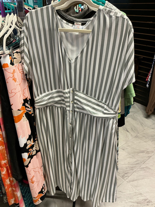 Bailey’s Blossoms Dress XL Gray and White