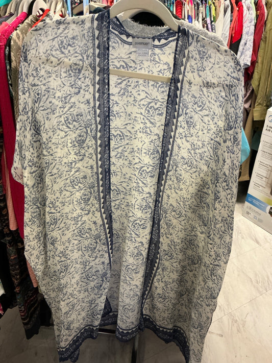 Avenue Kimono O/S White and Blue