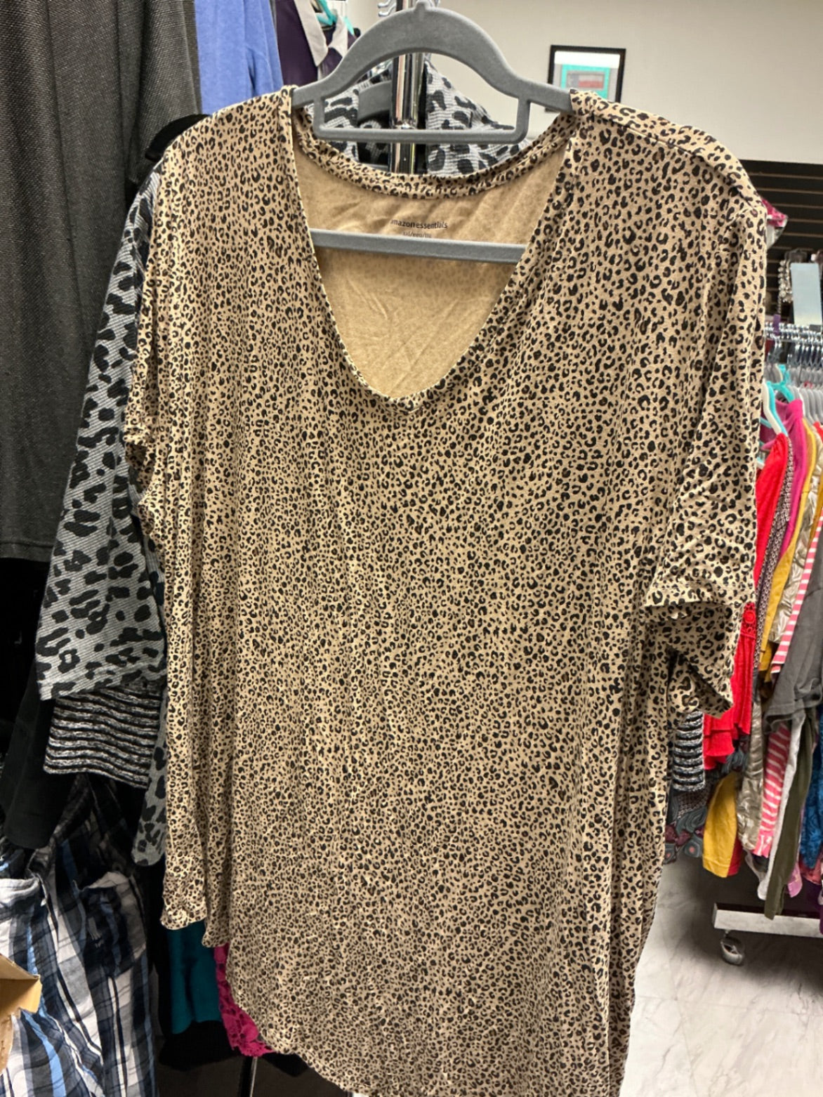 Amazon Essentials T-Shirt XXL Tan/Leopard Print