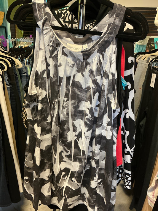 Avenue Tank Top 22/24 Black and White