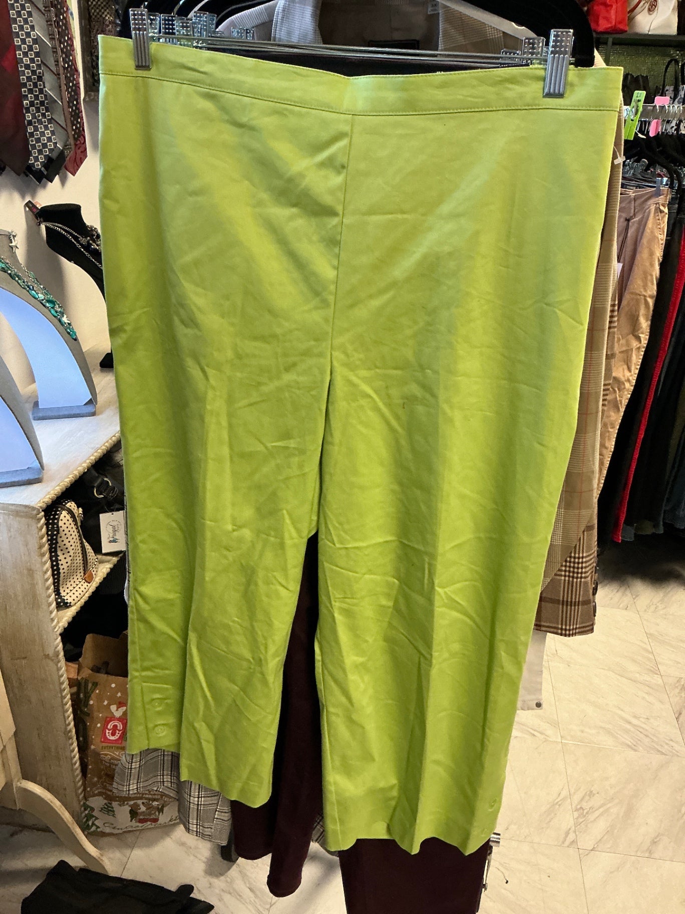 Alfred Dunner Capri Pants - Lime green - 18 NWT