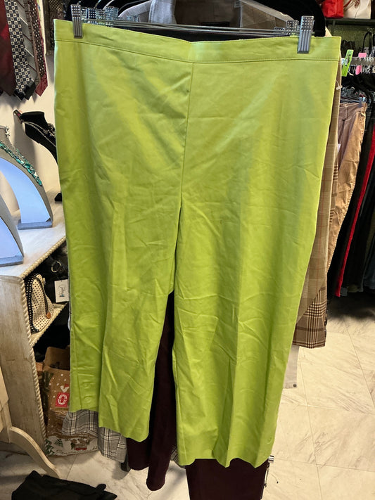 Alfred Dunner Capri Pants - Lime green - 18 NWT