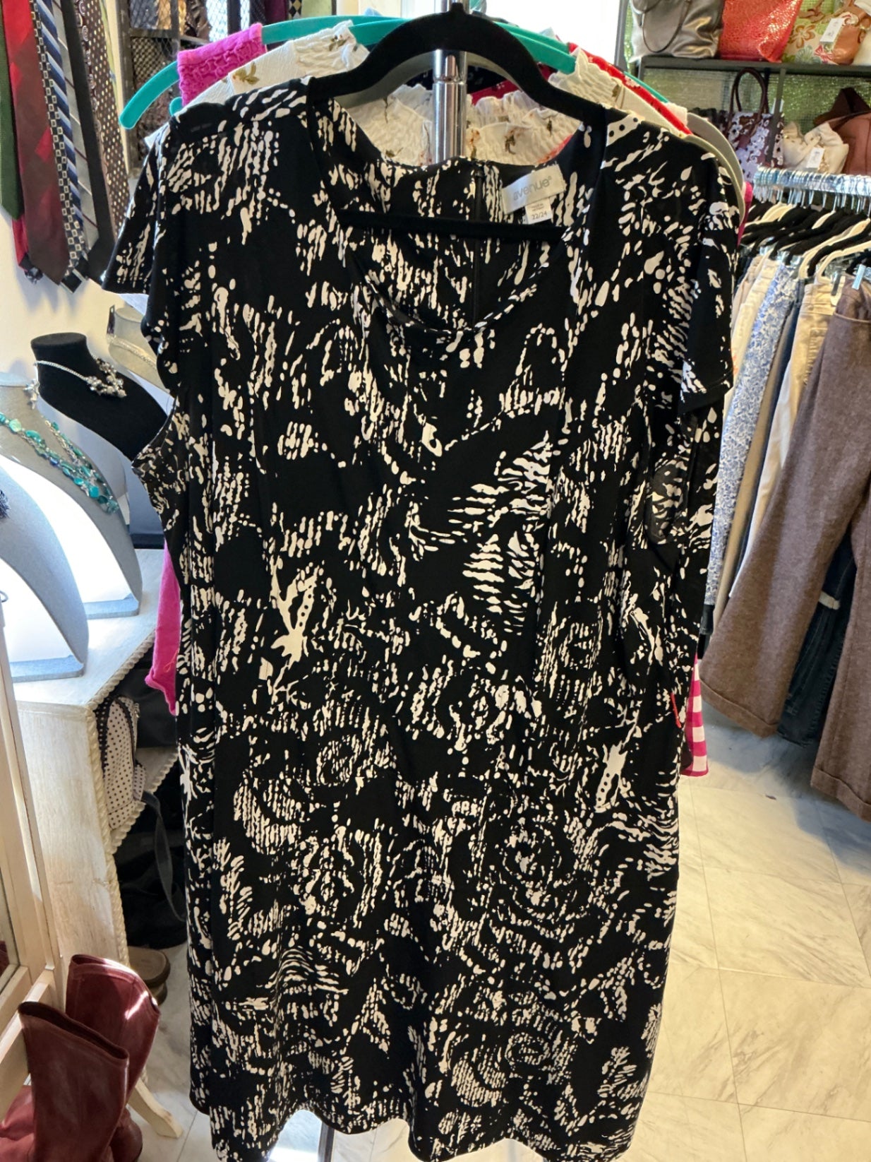 Avenue Dress - Black and White - 22/24