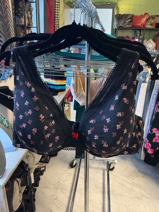 Cacique Brasiere - Black with pink and white floral pattern - 42DD